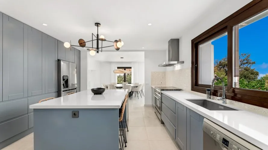 5 bedrooms villa for sale , Estepona, Spain No. 516 № 20