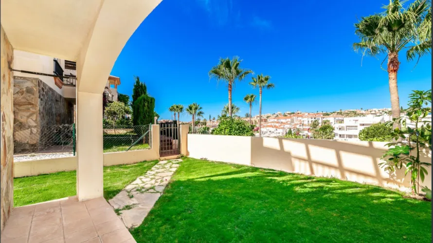 5 bedrooms villa for sale , Mijas Costa, Spain No. 993 № 17