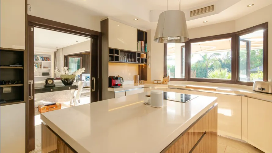 5 bedrooms villa for sale , Nueva Andalucia, Spain No. 1021 № 7