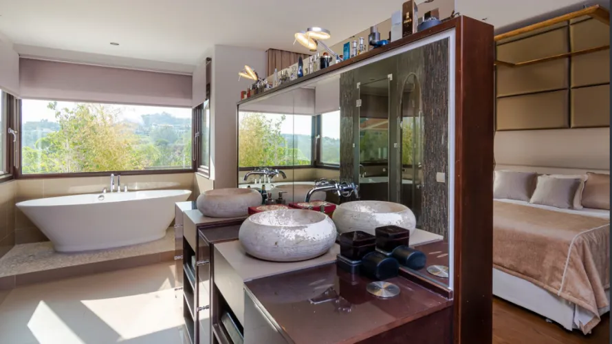 5 bedrooms villa for sale , Nueva Andalucia, Spain No. 1021 № 12