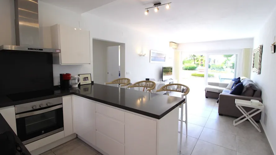 2 bedrooms apartment for sale , Estepona, Spain No. 1053 № 8