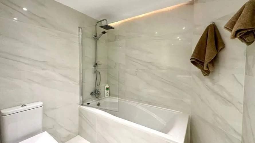 2 bedrooms apartment for sale , Estepona, Spain No. 615 № 8