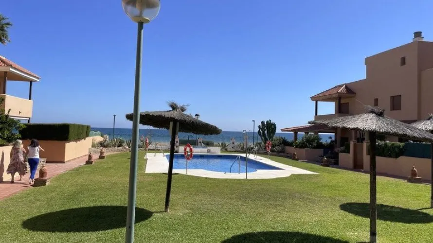 3 bedrooms townhouse for sale , Casares, Spain No. 382 № 1