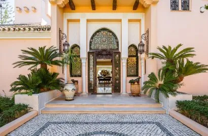 8 bedrooms villa for sale , Estepona, Spain No. 401