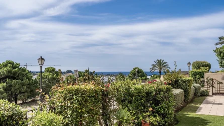 2 bedrooms apartment for sale , Estepona, Spain No. 1052