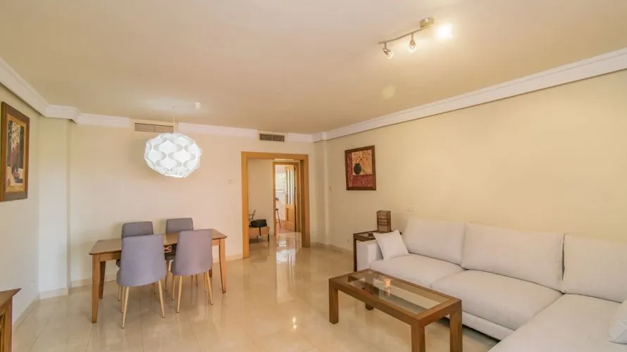 3 bedrooms apartment for sale , Estepona, Spain No. 881 № 2