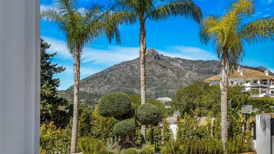 6 bedrooms villa for sale , Marbella, Spain No. 777 № 12
