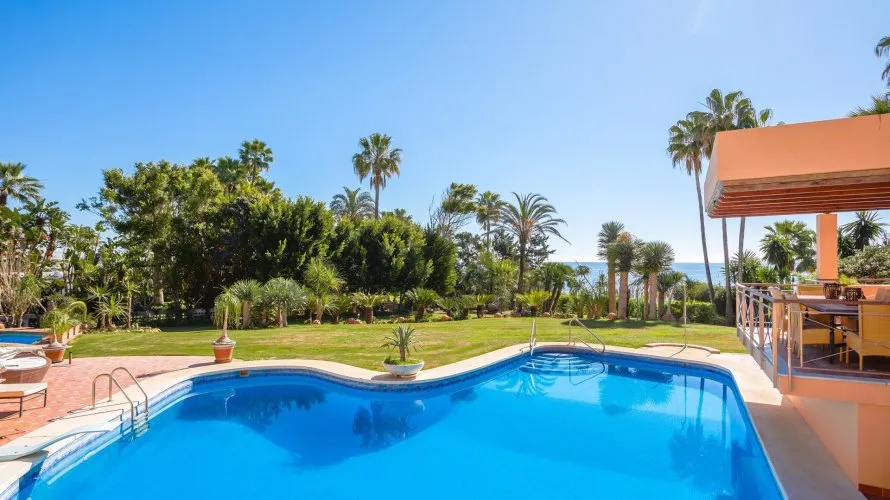 8 bedrooms villa for sale , Estepona, Spain No. 401 № 27