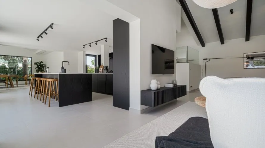 7 bedrooms villa for sale , Nueva Andalucia, Spain No. 211 № 26