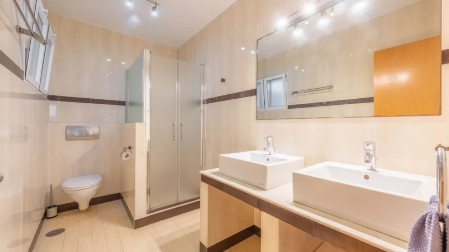 3 bedrooms apartment for sale , Estepona, Spain No. 737 № 2
