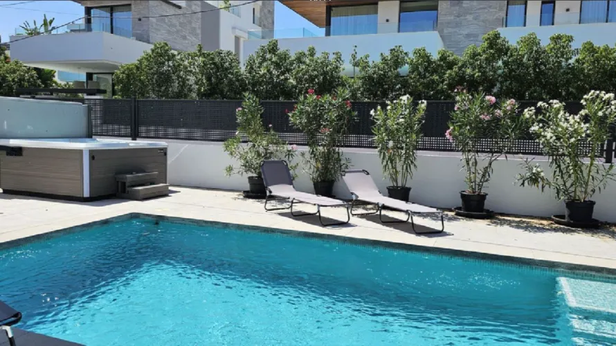 6 bedrooms villa for sale , Cortes (San Pedro De Alcantara), Spain No. 1020 № 8