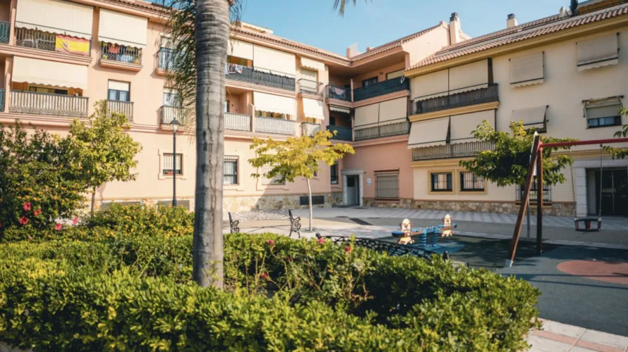 2 bedrooms apartment for sale , Fuengirola, Spain No. 612 № 12
