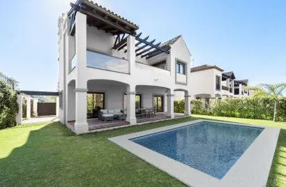 3 bedrooms villa for sale , Estepona, Spain No. 186