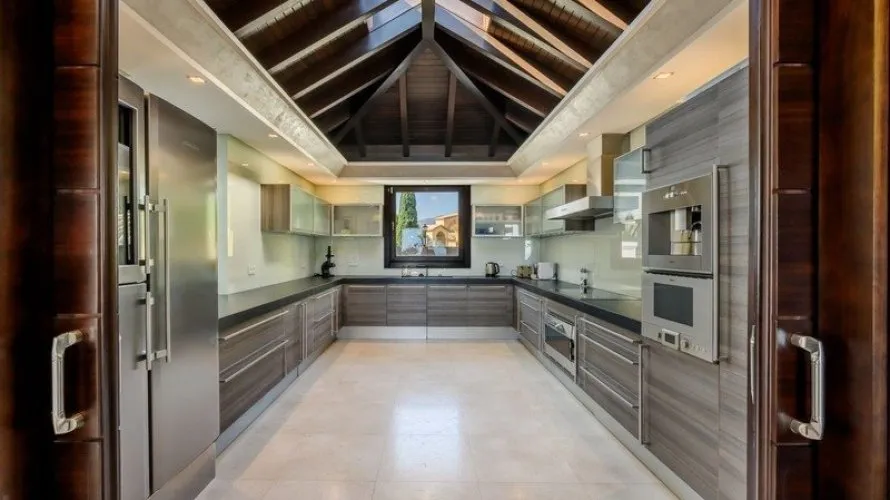5 bedrooms house for sale , Benahavis, Spain No. 946 № 19