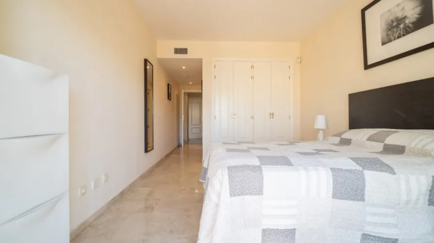 2 bedrooms apartment for sale , Estepona, Spain No. 659 № 7