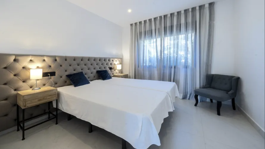 2 bedrooms apartment for sale , Estepona, Spain No. 662 № 2