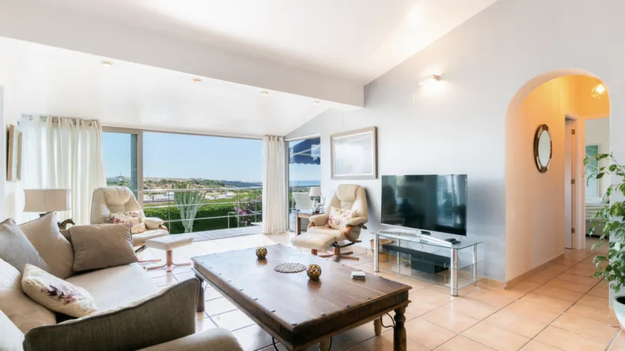 3 bedrooms villa for sale , Estepona, Spain No. 610 № 1