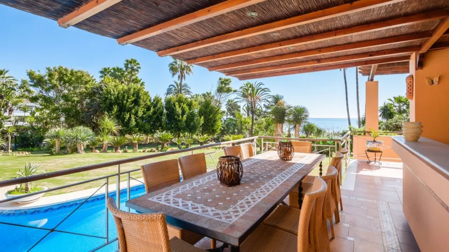 8 bedrooms villa for sale , Estepona, Spain No. 401 № 25