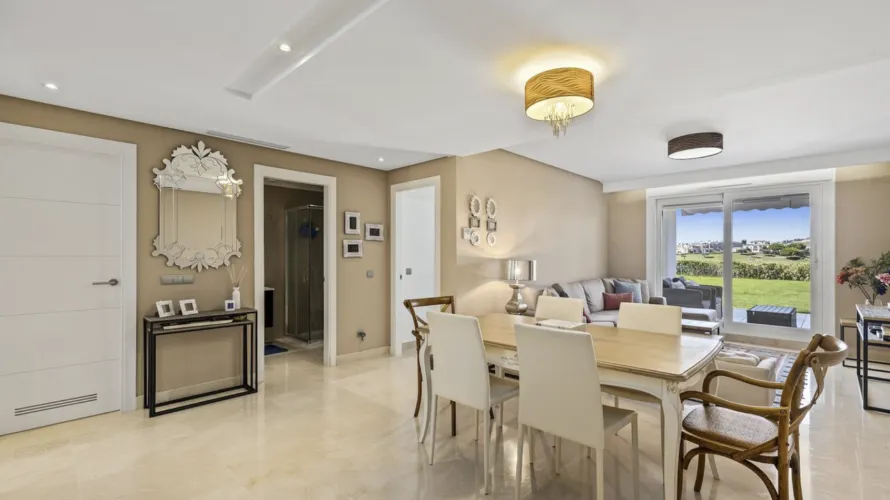 3 bedrooms apartment for sale , Benahavis, Spain No. 1030 № 10