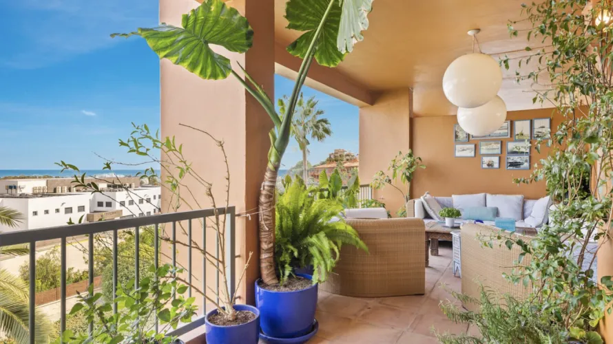 2 bedrooms apartment for sale , Estepona, Spain No. 706 № 7
