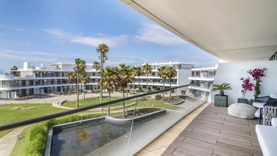 3 bedrooms apartment for sale , Estepona, Spain No. 551