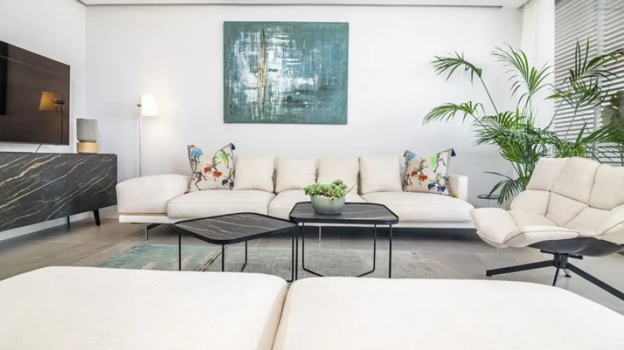 3 bedrooms apartment for sale , Estepona, Spain No. 551 № 2