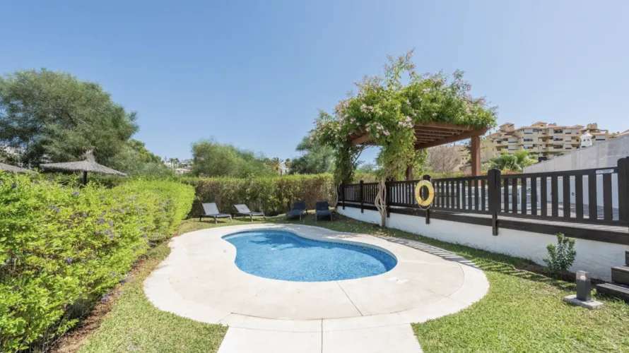 2 bedrooms apartment for sale , Estepona, Spain No. 639