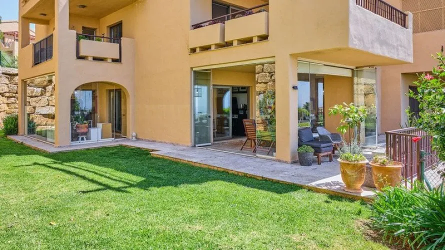 3 bedrooms apartment for sale , Benahavis, Spain No. 891 № 3