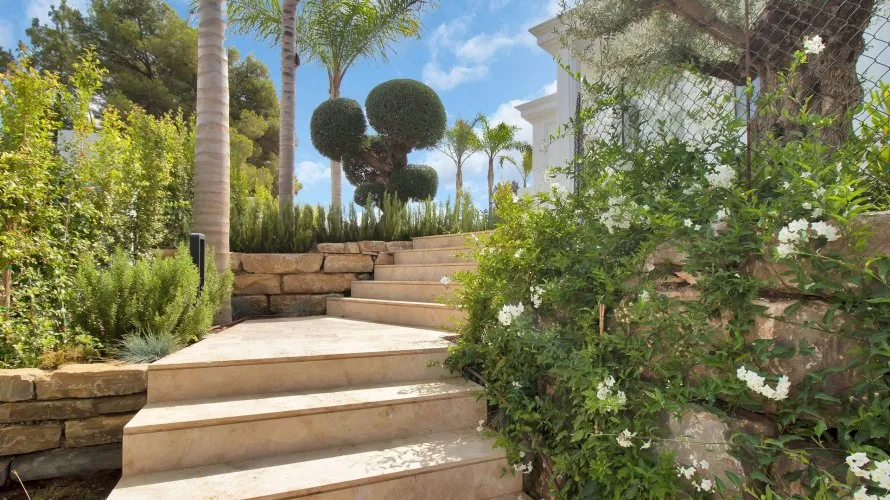 6 bedrooms villa for sale , Marbella, Spain No. 388 № 23