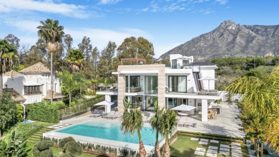 6 bedrooms villa for sale , Marbella, Spain No. 637 № 6