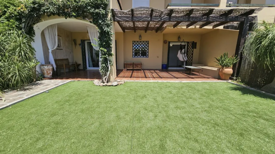 2 bedrooms apartment for sale , Estepona, Spain No. 1051 № 8