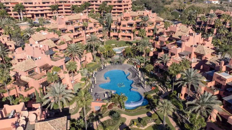 3 bedrooms apartment for sale , Estepona, Spain No. 361
