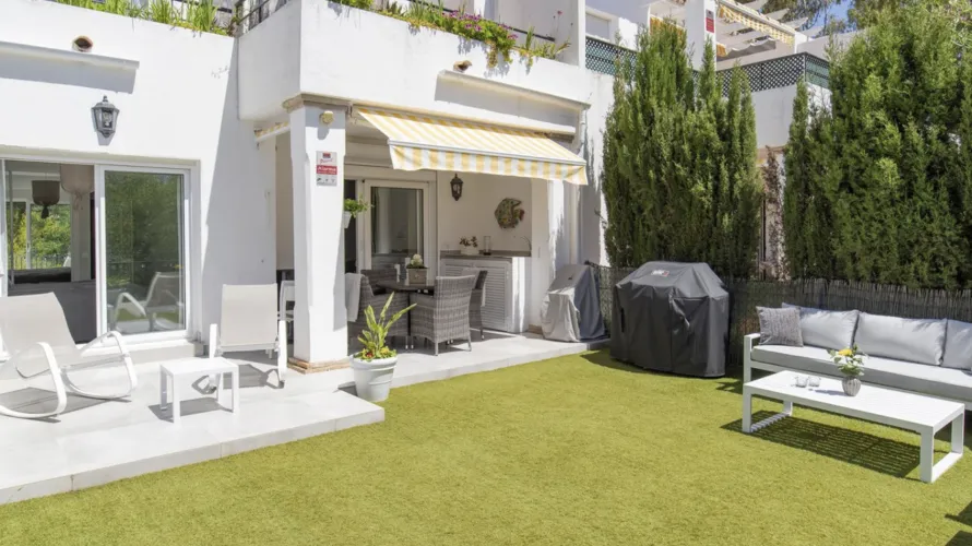 2 bedrooms apartment for sale , Nueva Andalucia, Spain No. 1055 № 6