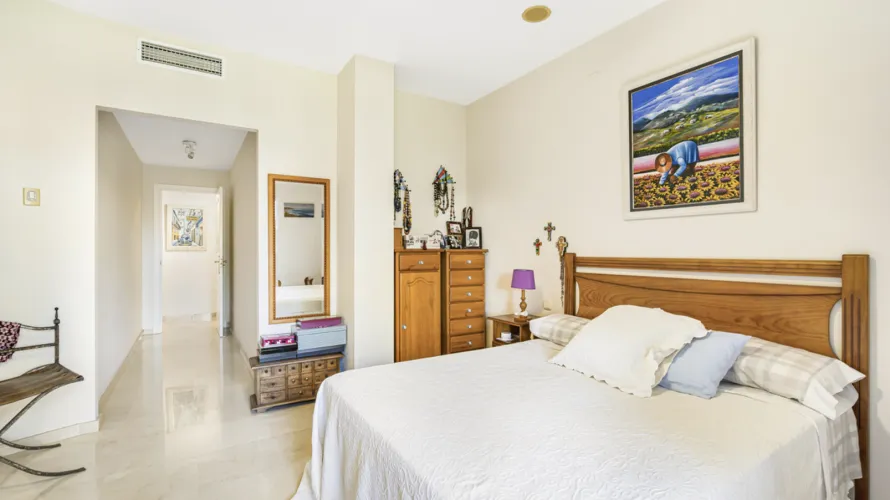 2 bedrooms apartment for sale , Cortes (San Pedro De Alcantara), Spain No. 661 № 5