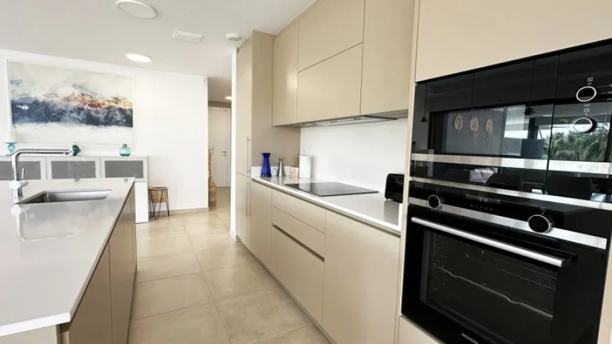 3 bedrooms apartment for sale , Estepona, Spain No. 941 № 10