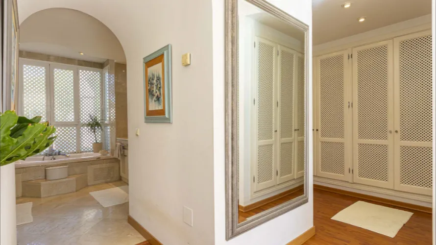 4 bedrooms villa for sale , Marbella, Spain No. 1027 № 21