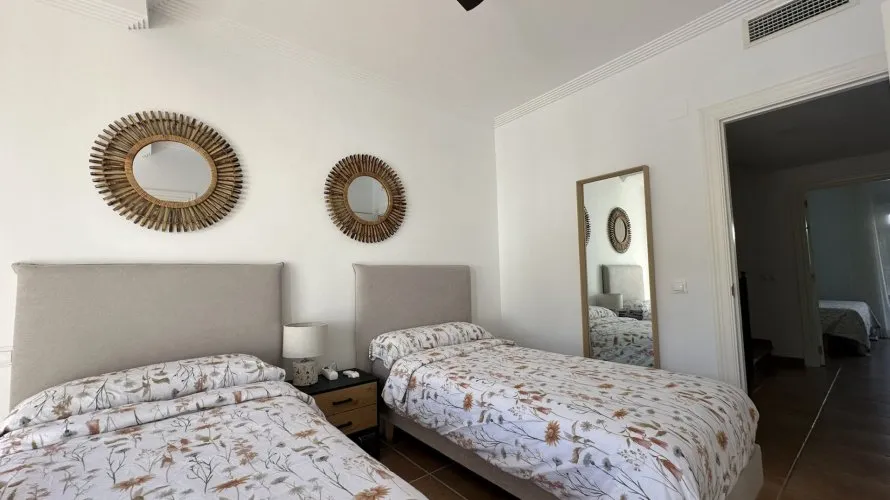 3 bedrooms townhouse for sale , Benahavis, Spain No. 1128 № 1
