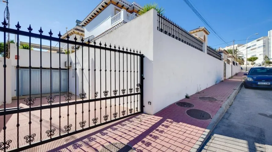 3 bedrooms house for sale, La Mata, Spain No. 1544 № 22