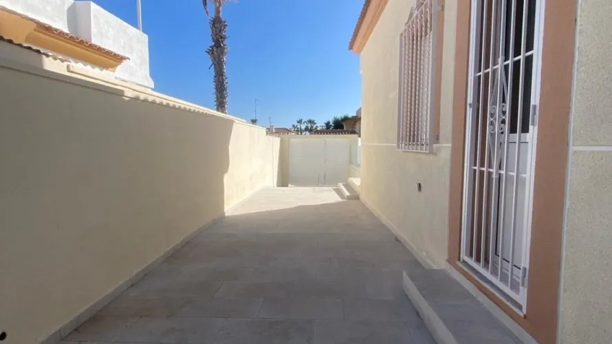 2 bedrooms villa for sale, Torreblanca, Spain No. 1503 № 3