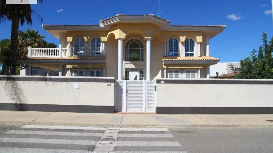 4 bedrooms apartment for sale, L'Eliana, Spain No. 2481 № 6