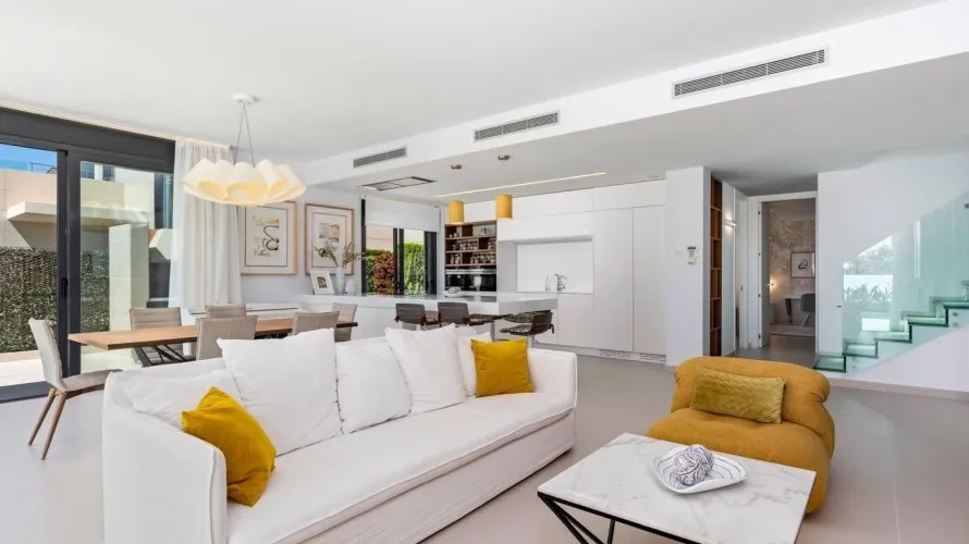 4 bedrooms villa for sale, Campoamor, Spain No. 2010 № 14