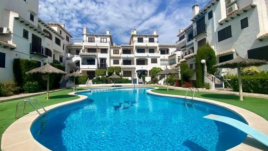 2 bedrooms apartment for sale, Cabo Roig, Spain No. 2660 № 12