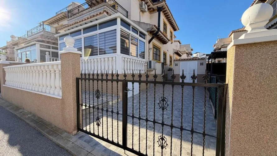 2 bedrooms house for sale, Campoamor, Spain No. 2258