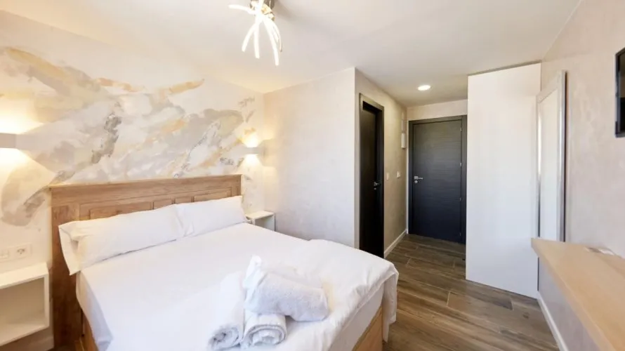 19 bedrooms hotel for sale, Cabo De Las Huertas, Spain No. 2569 № 20