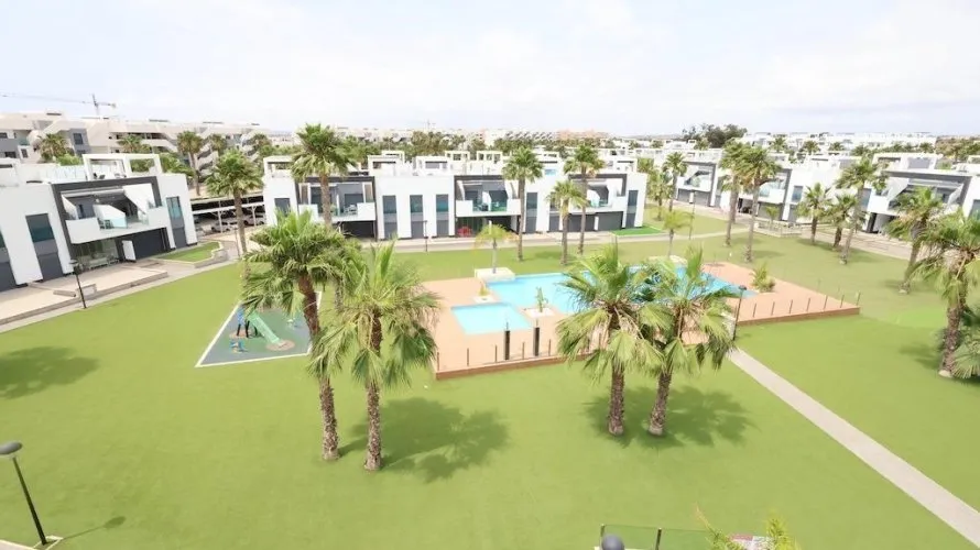 2 bedrooms bungalow for sale, Guardamar del Segura, Spain No. 2679 № 16