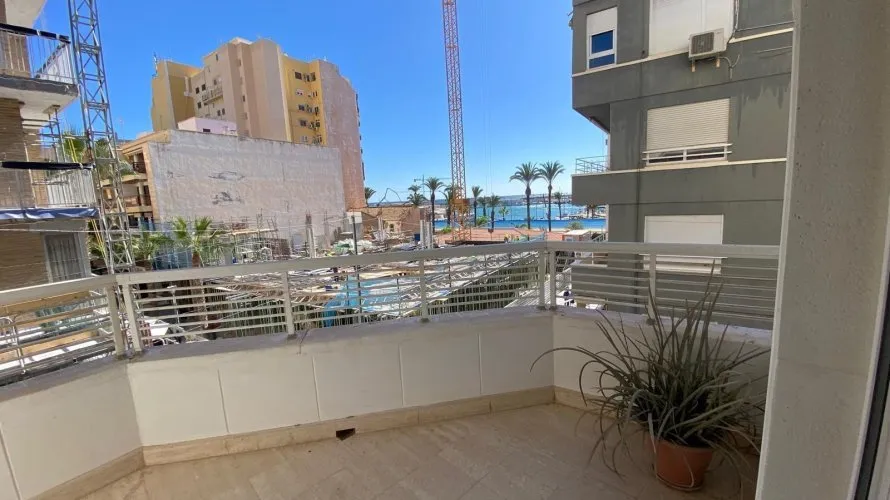 4 bedrooms apartment for sale, Torrevieja, Spain No. 2121 № 20
