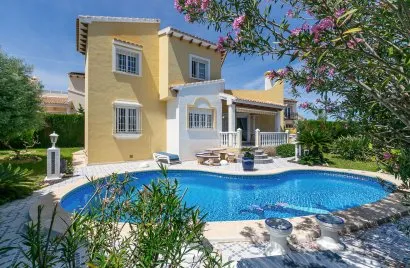 194m² villa for sale, Alicante, Spain No. 2667