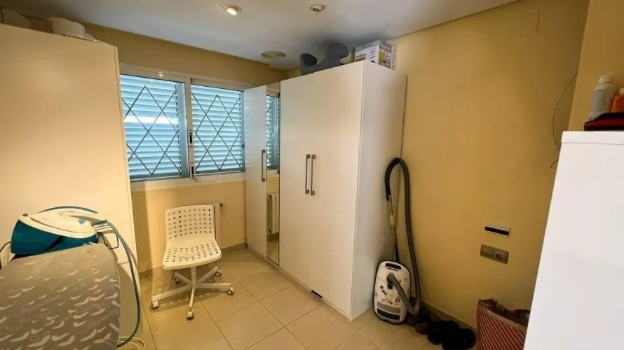 4 bedrooms apartment for sale, Manises, Spain No. 2482 № 10