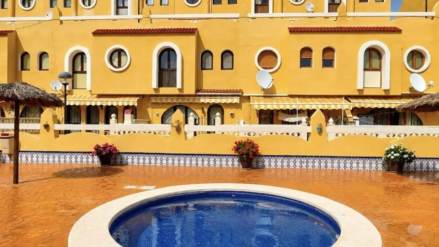 3 bedrooms house for sale, El Campello, Spain No. 2697 № 6