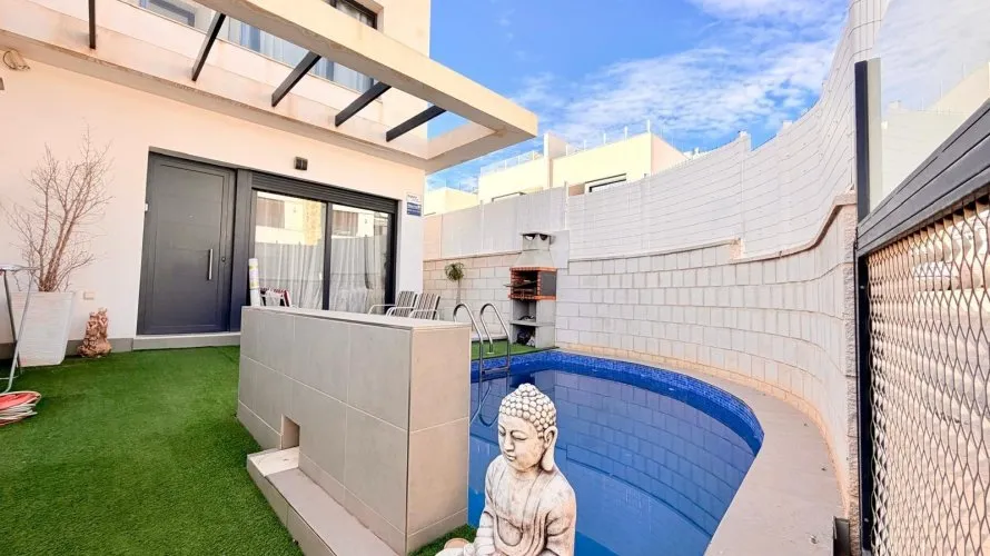 3 bedrooms apartment for sale, La Florida, Spain No. 2309